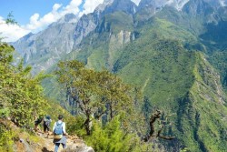 Tiger Leaping Gorge Hiking